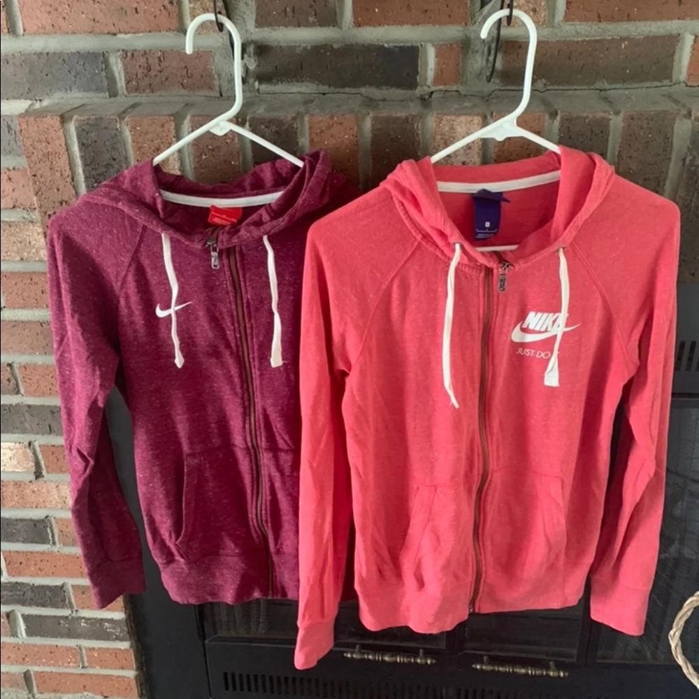 Size small Nike zip up hoodie bundle
